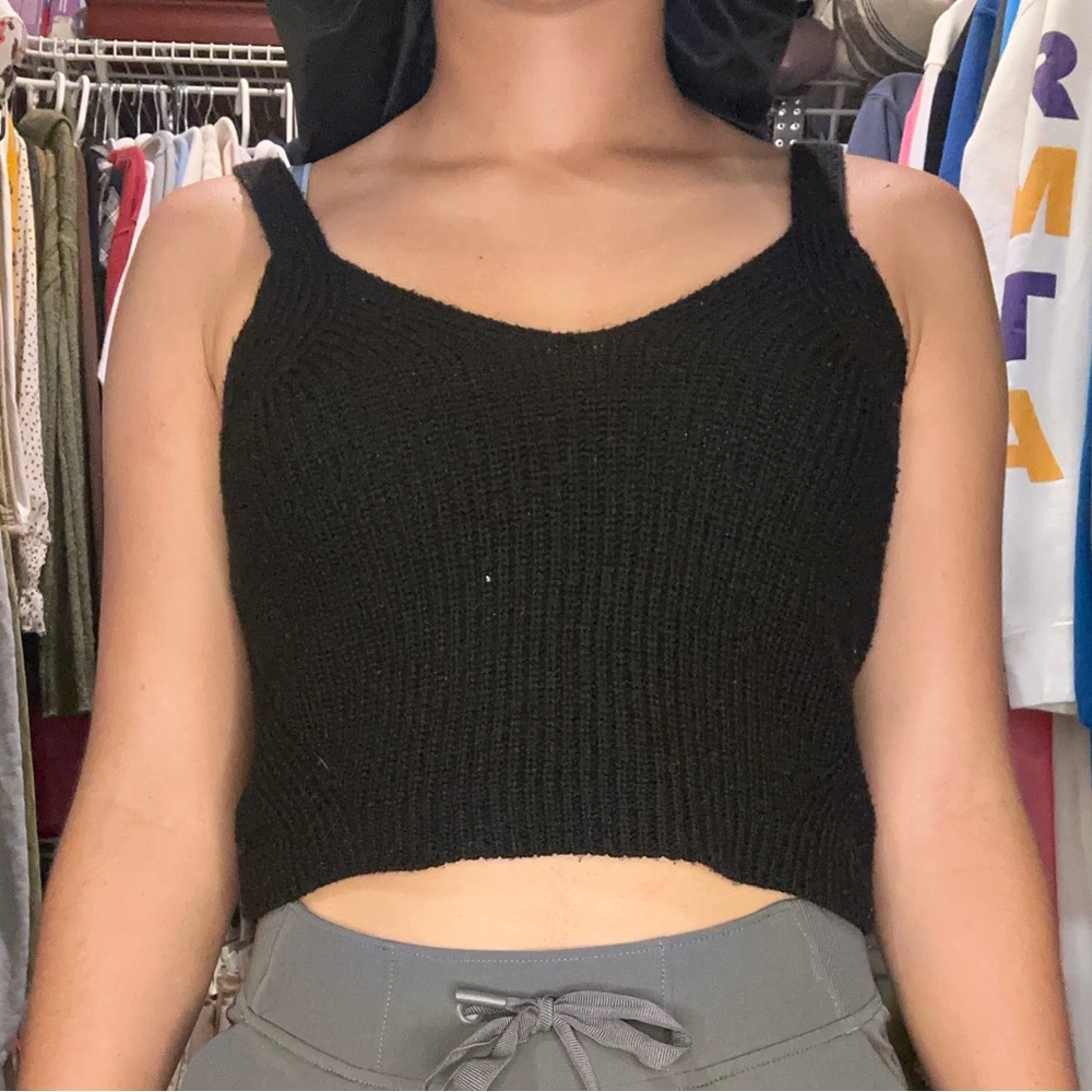 Black V Neck Knit Cropped Tank Top